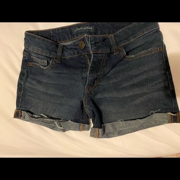 Aeropostale distressed short jean shorts in size 00. - Picture 1 of 6